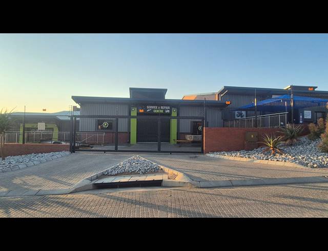 457M² WAREHOUSE TO LET IN RIVERSIDE PARK